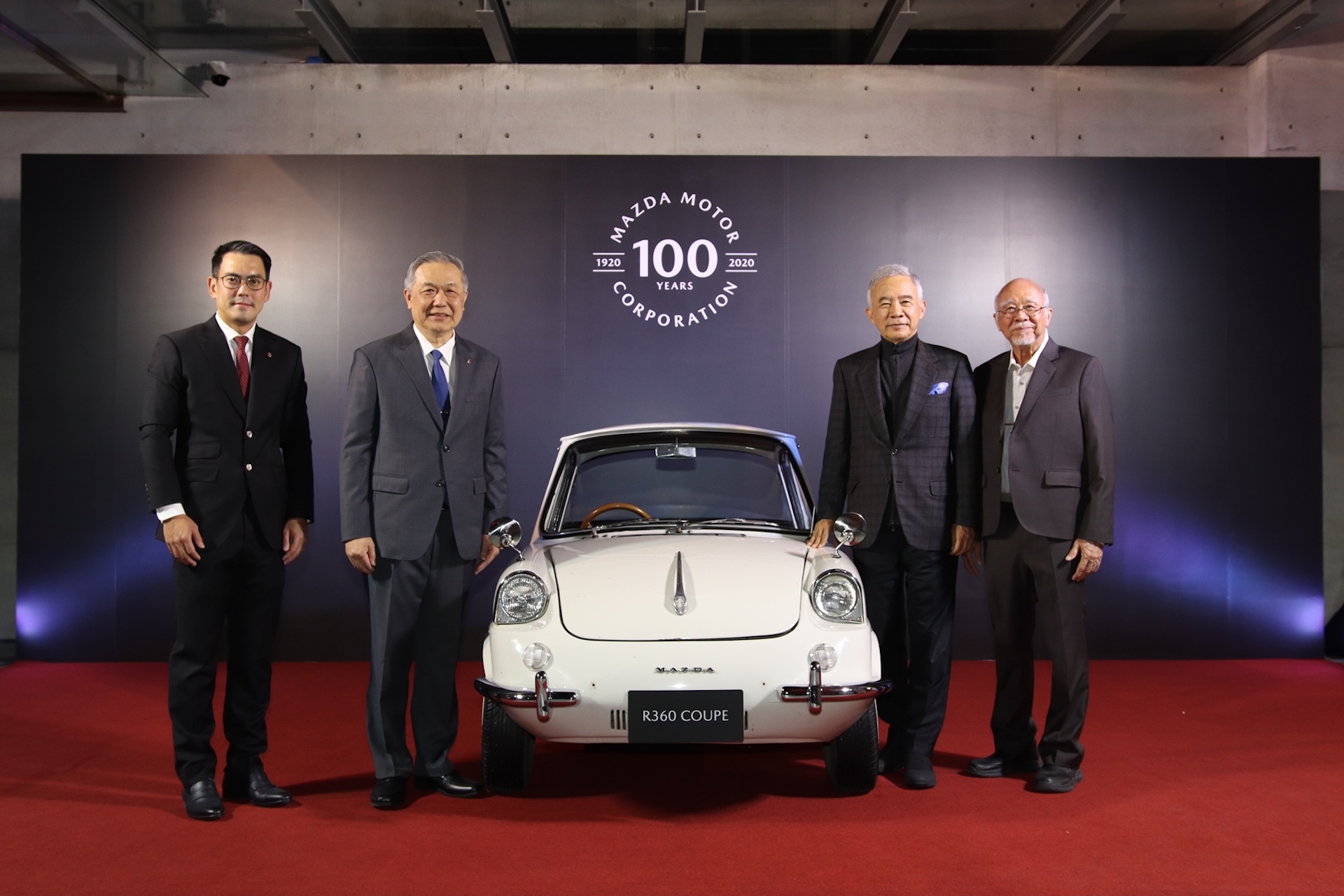 มาสด้าฉลองครบรอบ 100 ปี ขอบคุณทุกการสนับสนุนของคนไทย ย้อนรำลึกกับรถยนต์คันแรก R360 Coupe พร้อมรุ่นพิเศษ 100 ปี
